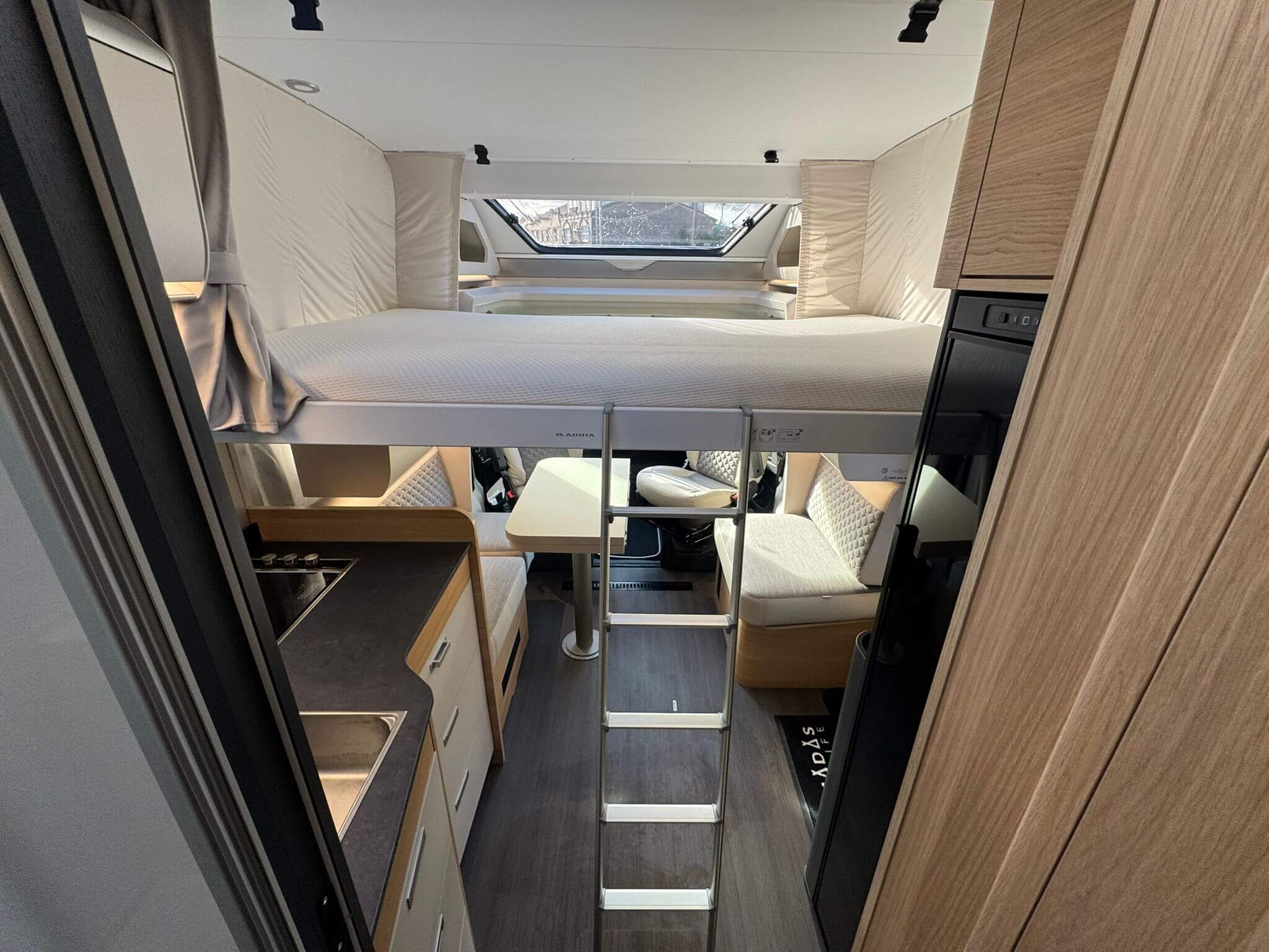 Adria Matrix Axess 650 DC (1)