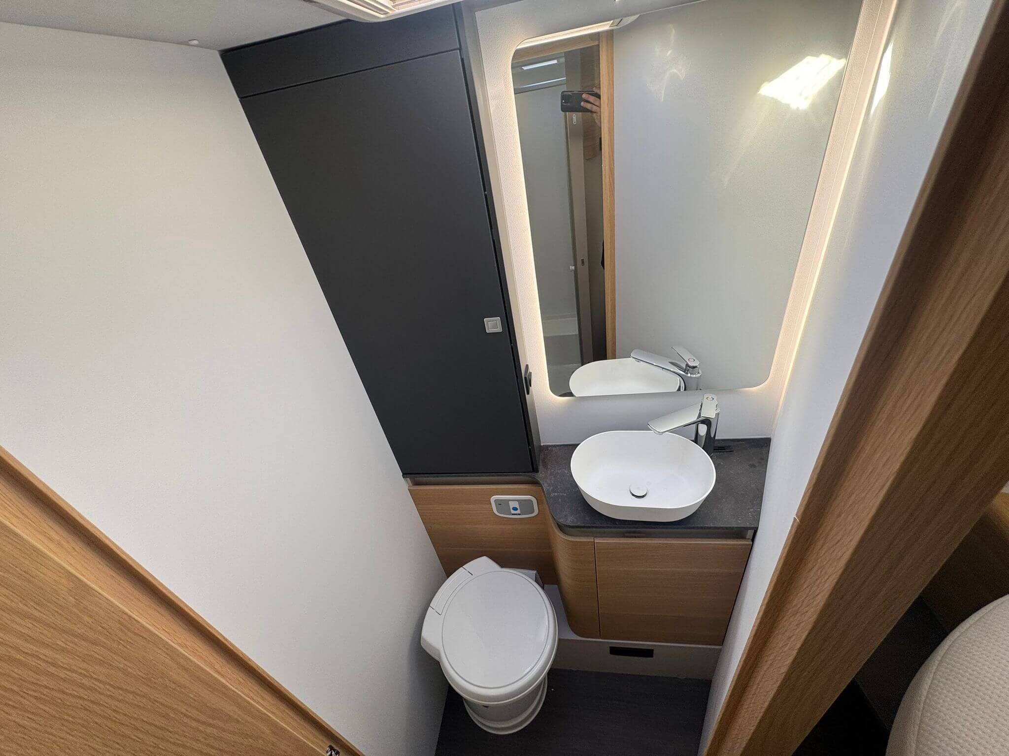 Adria Matrix Axess 650 DC (11)