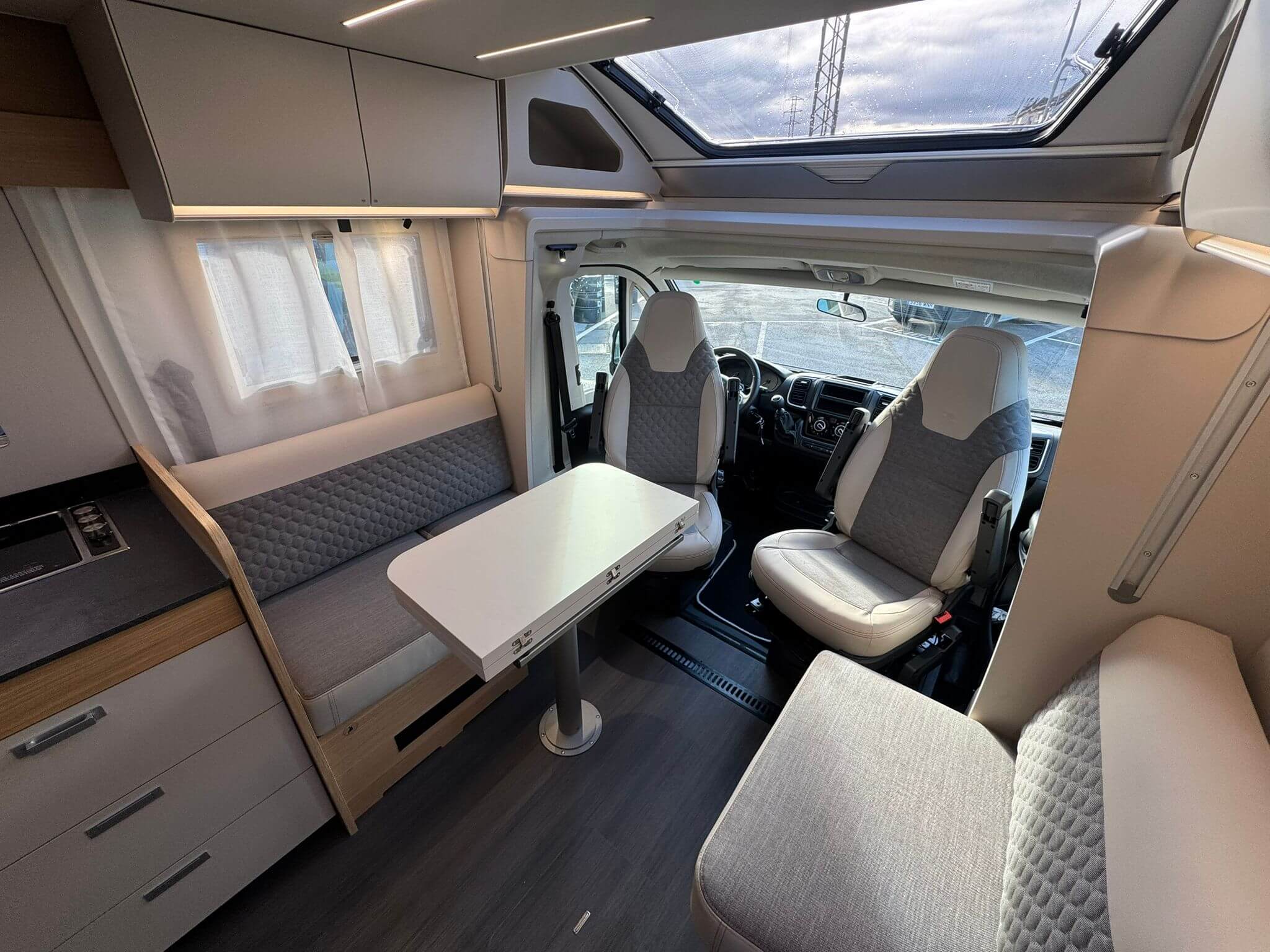 Adria Matrix Axess 650 DC (17)