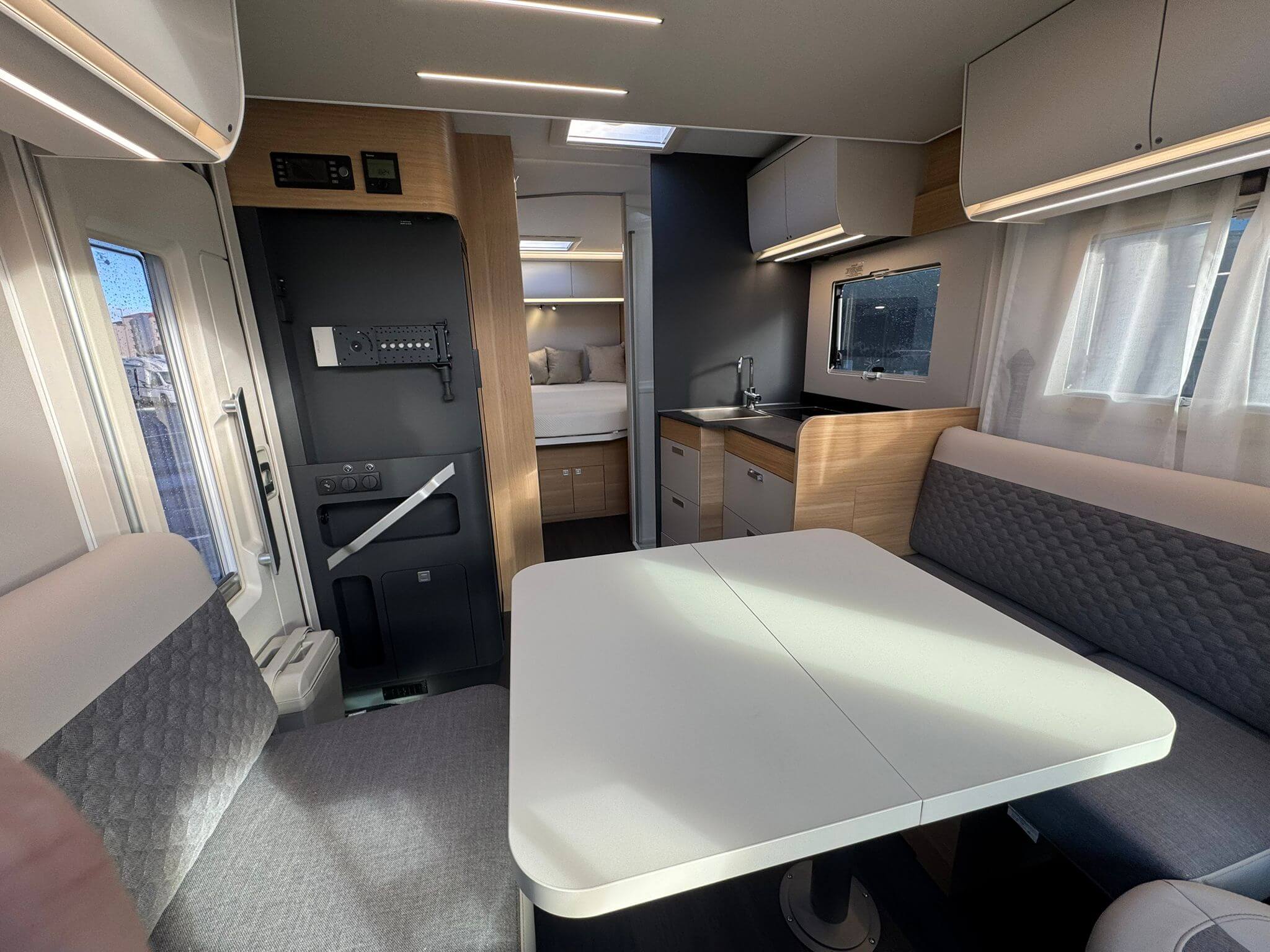 Adria Matrix Axess 650 DC (18)