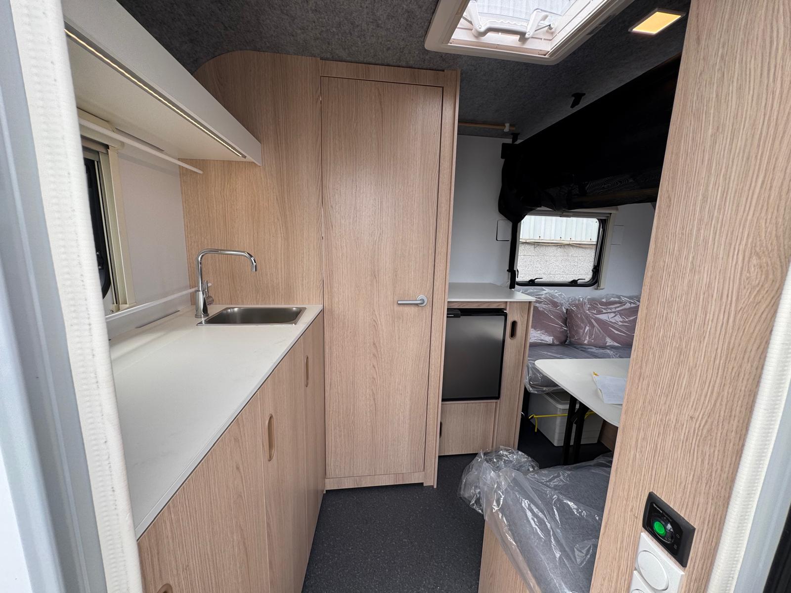 Adria Aviva Lite 300LH (10)