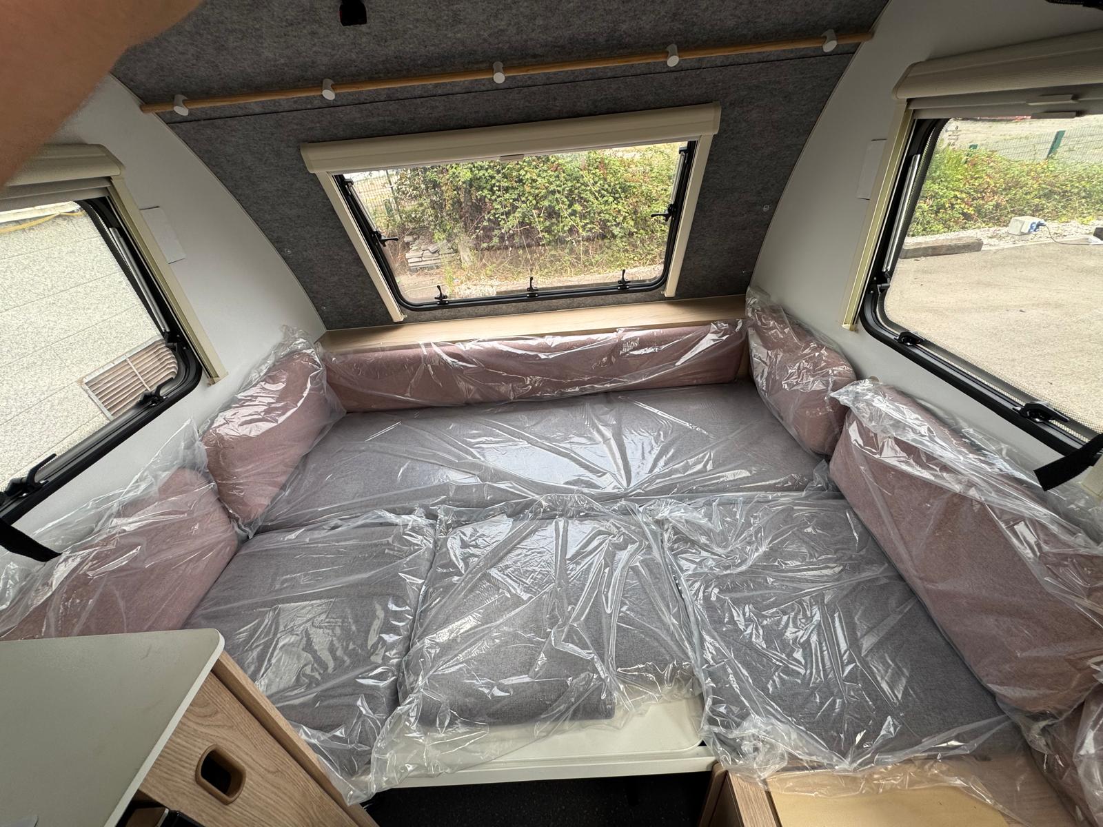 Adria Aviva Lite 300LH (5)