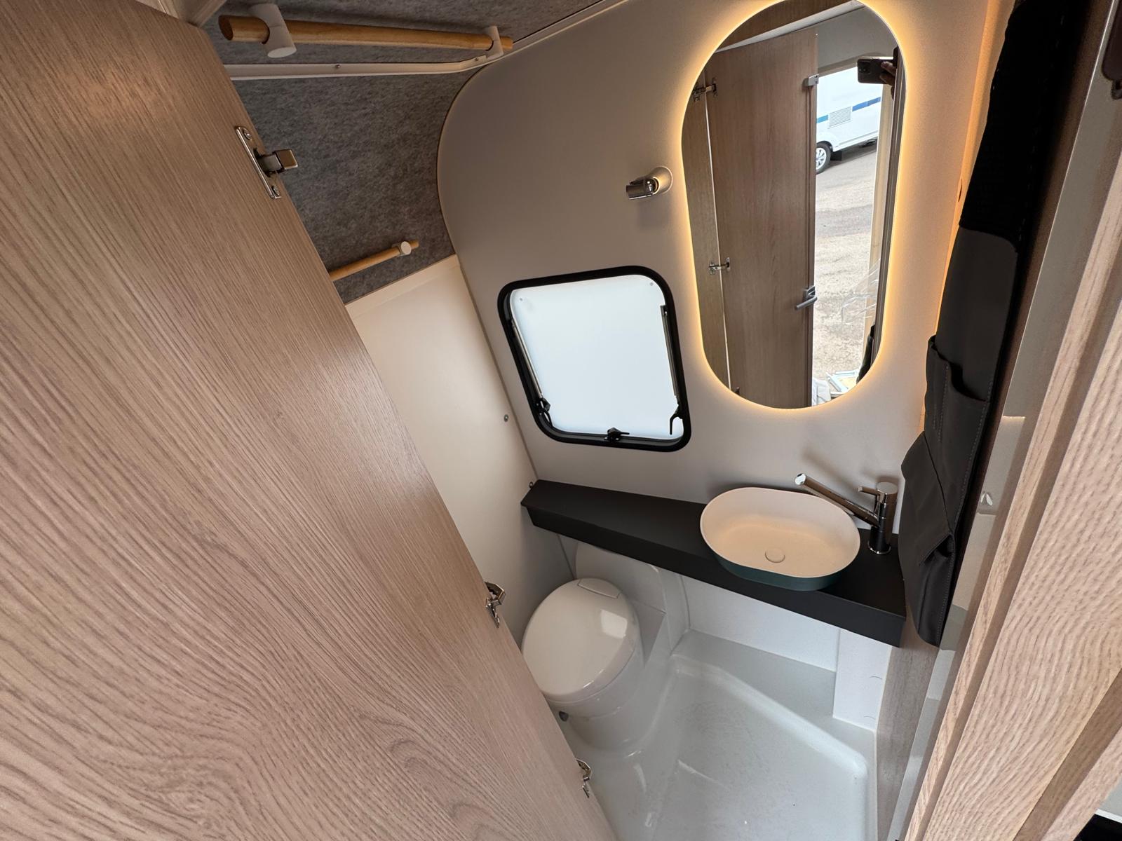 Adria Aviva Lite 300LH (8)