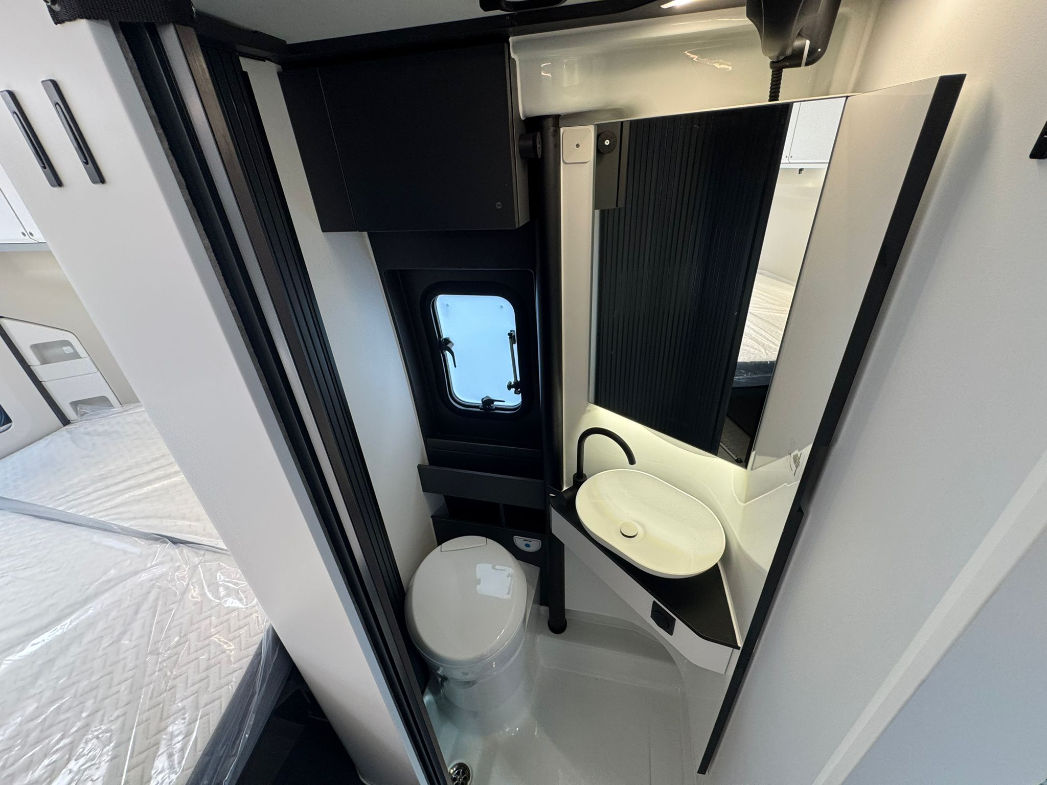 Adria Twin Sport 600 SPB (7)