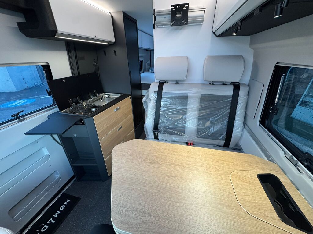 Adria Twin 640 SGX PT 60Y (10)