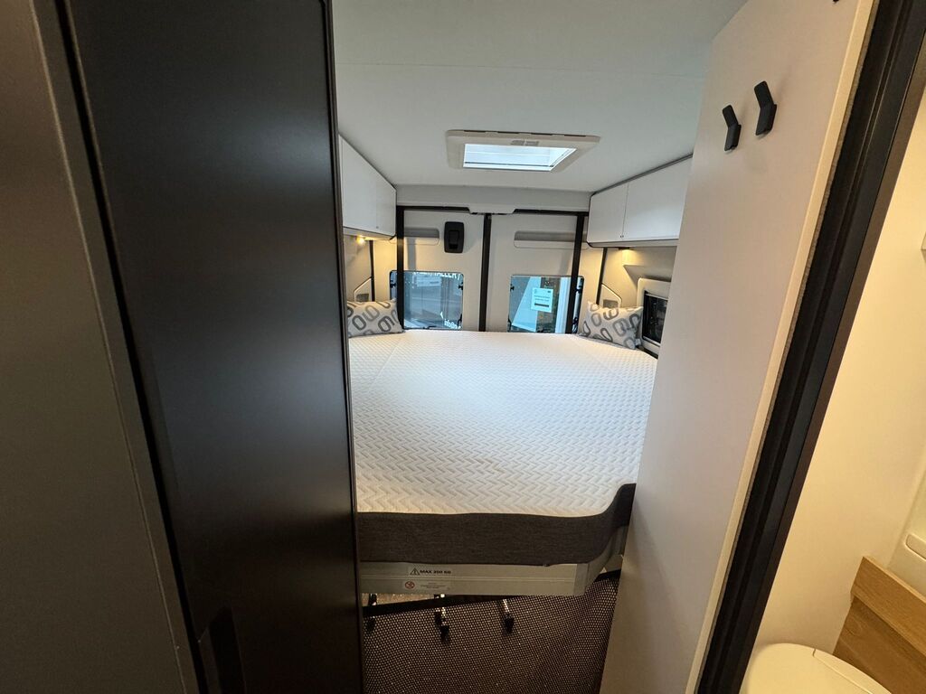 Adria Twin 640 SGX PT 60Y (14)