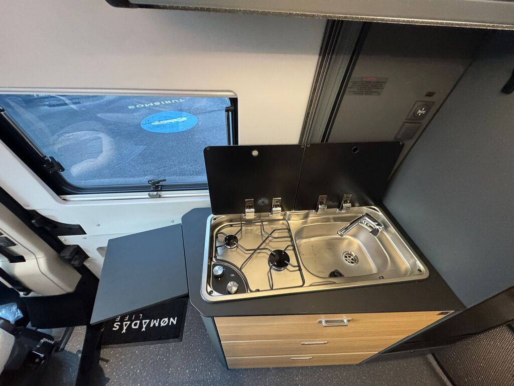 Adria Twin 640 SGX PT 60Y (4)