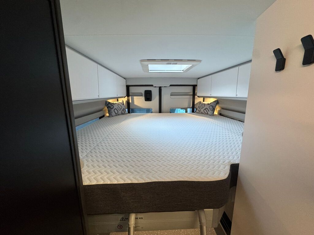 Adria Twin 640 SGX PT 60Y (7)