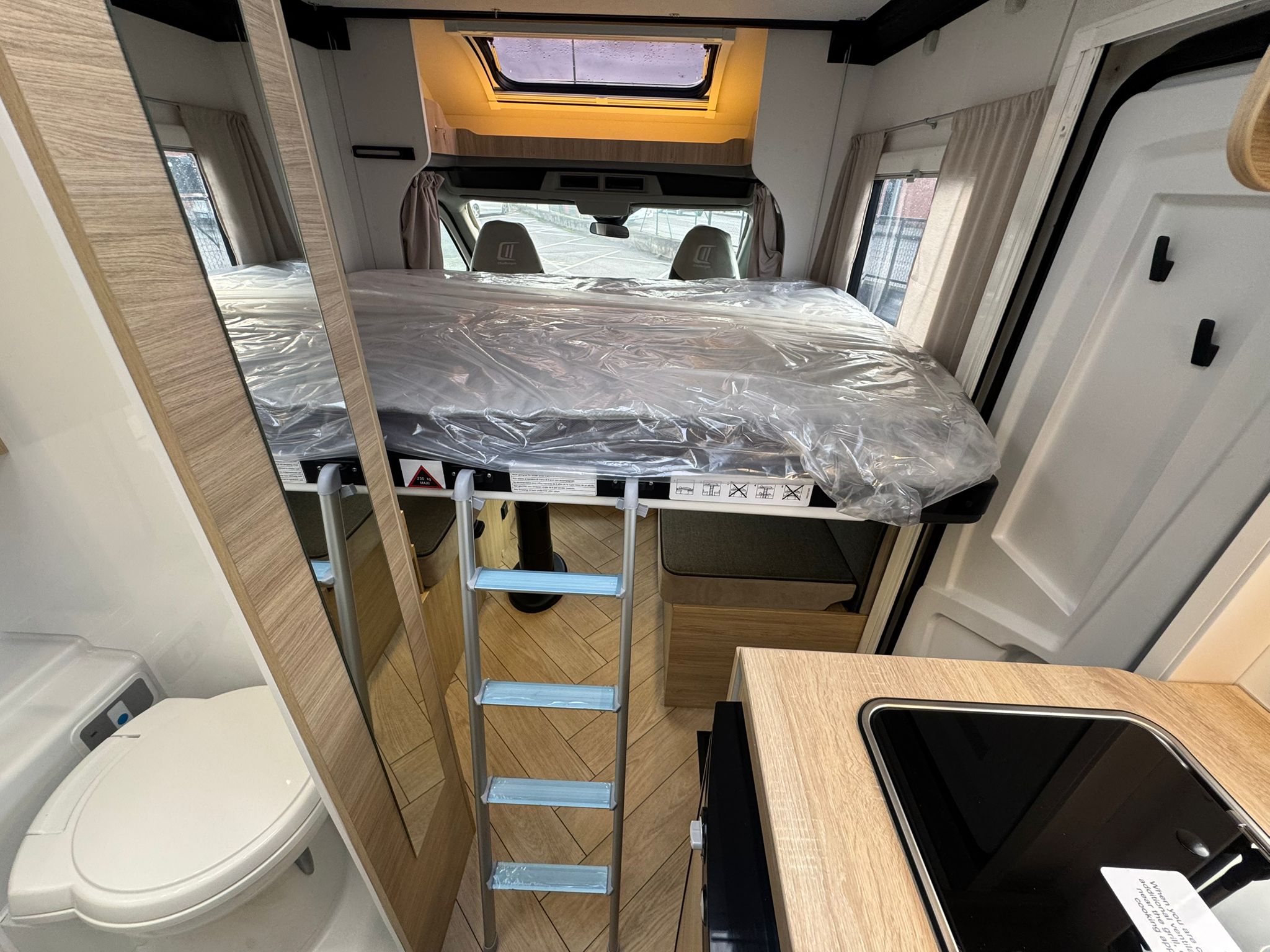 Challenger S294 (14)