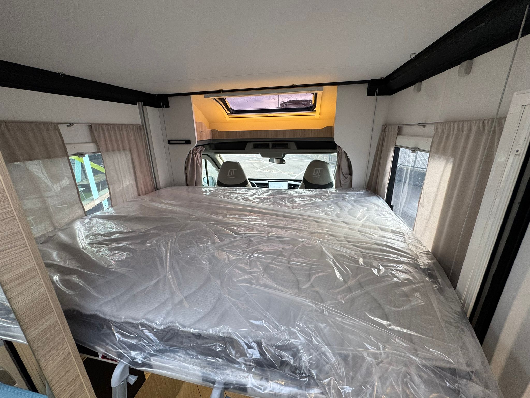 Challenger S294 (15)