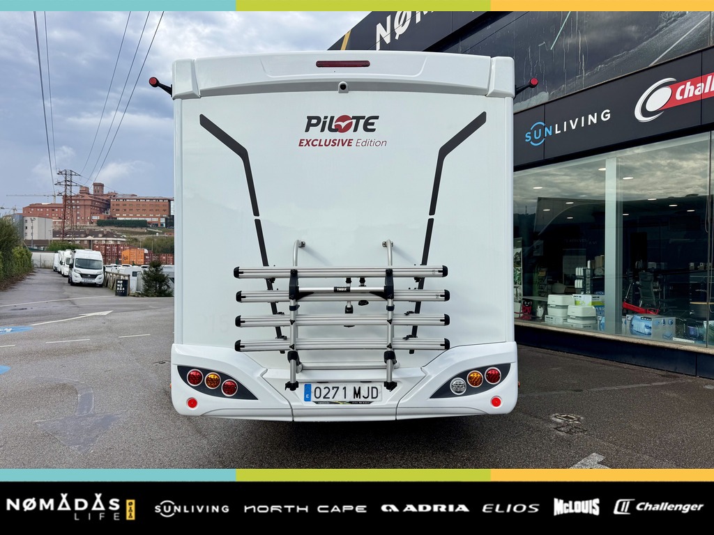 Pilote 746 GJ Exclusive Edition 813-1
