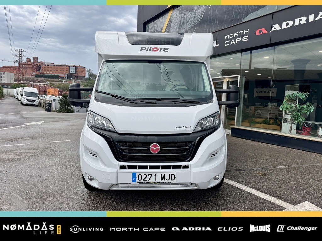 Pilote 746 GJ Exclusive Edition 815-1